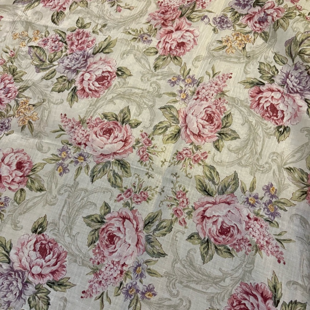 NWT BURBERRY Vintage Floral Scarf - Picture 10 of 13